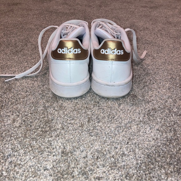 Adidas white and gold cloudfoam size 9 - Picture 2 of 5